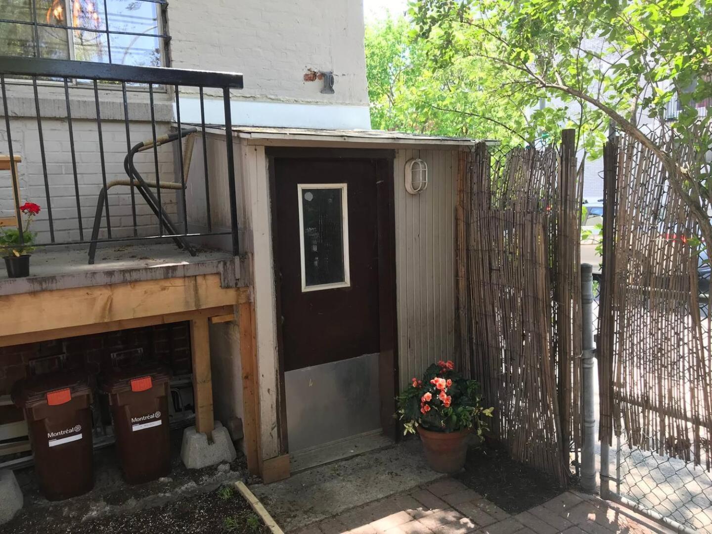Heart Of Mtr For Memerable Experiance 2 Backyard 7Minmetro Fully Renovated & Equipped Монреаль Экстерьер фото