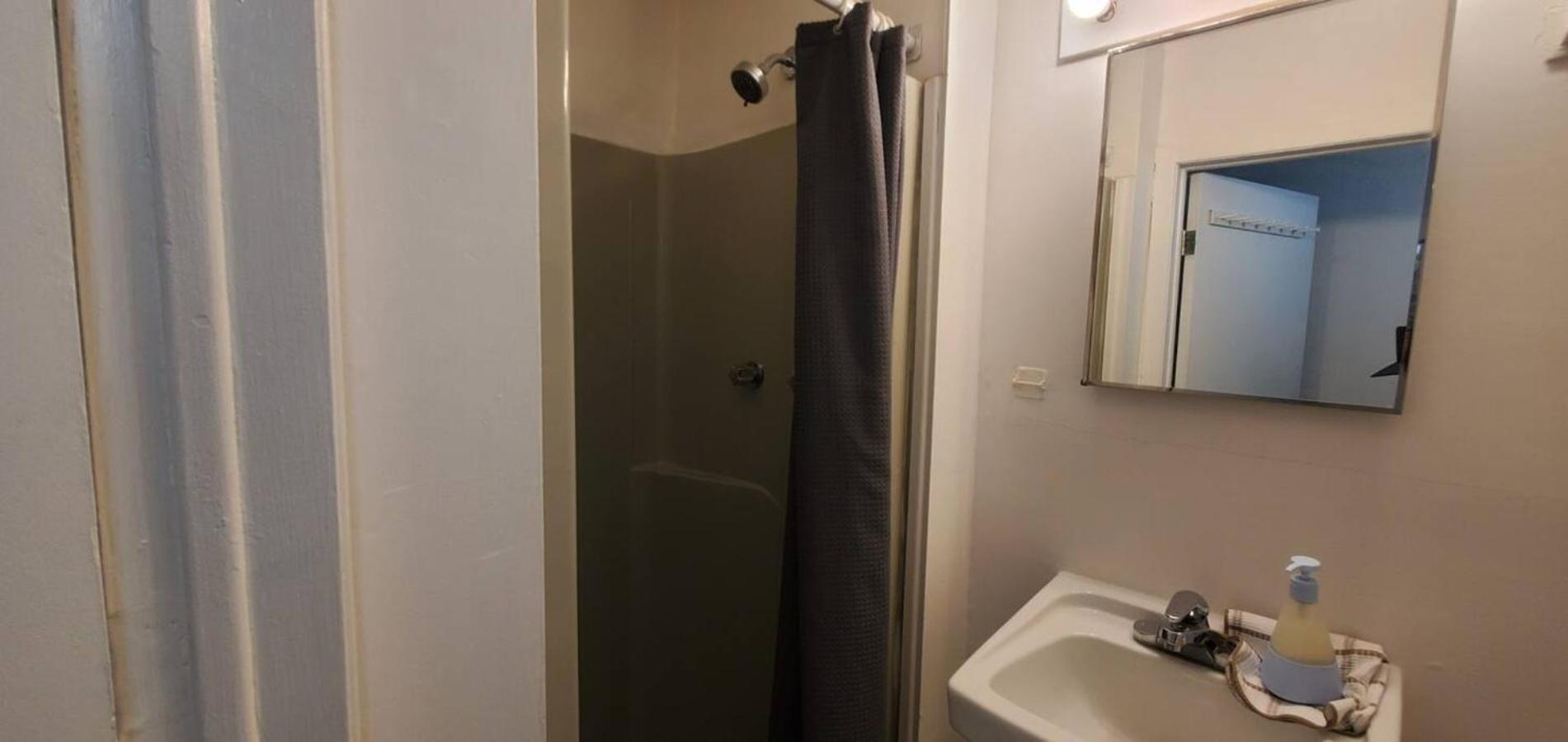 Heart Of Mtr For Memerable Experiance 2 Backyard 7Minmetro Fully Renovated & Equipped Монреаль Экстерьер фото